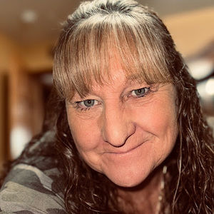 Meet your Posher, Leigh